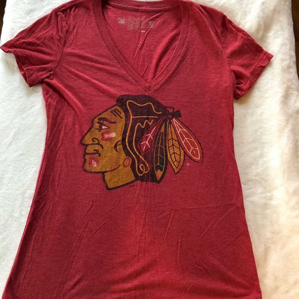 Women’s Chicago Blackhawks v-neck size S